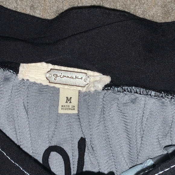 Floral light blue and black pattern shirt - Picture 2 of 3